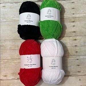 Bundle of 4 Hobbii Honey Bunny Yarn Assorted Colors as Shown Super Bulky